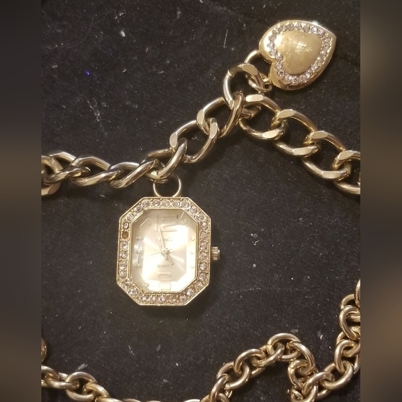 BONGO Accessories - Y2K Vintage Bongo Charm Bracelet Watch